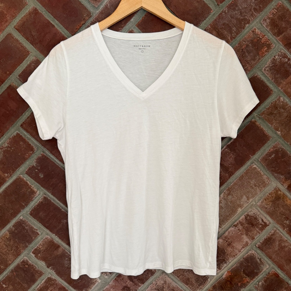 Mott & Bow V-Neck T-Shirt Womens Large White Short Sleeve Cotton Basic Tee